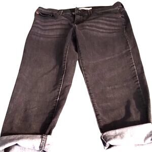 Women's Levi's Dark Gray Boyfriend Jeans. Loose fit, great style. Size 27